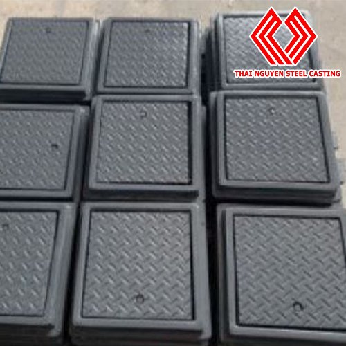 Composite manhole cover